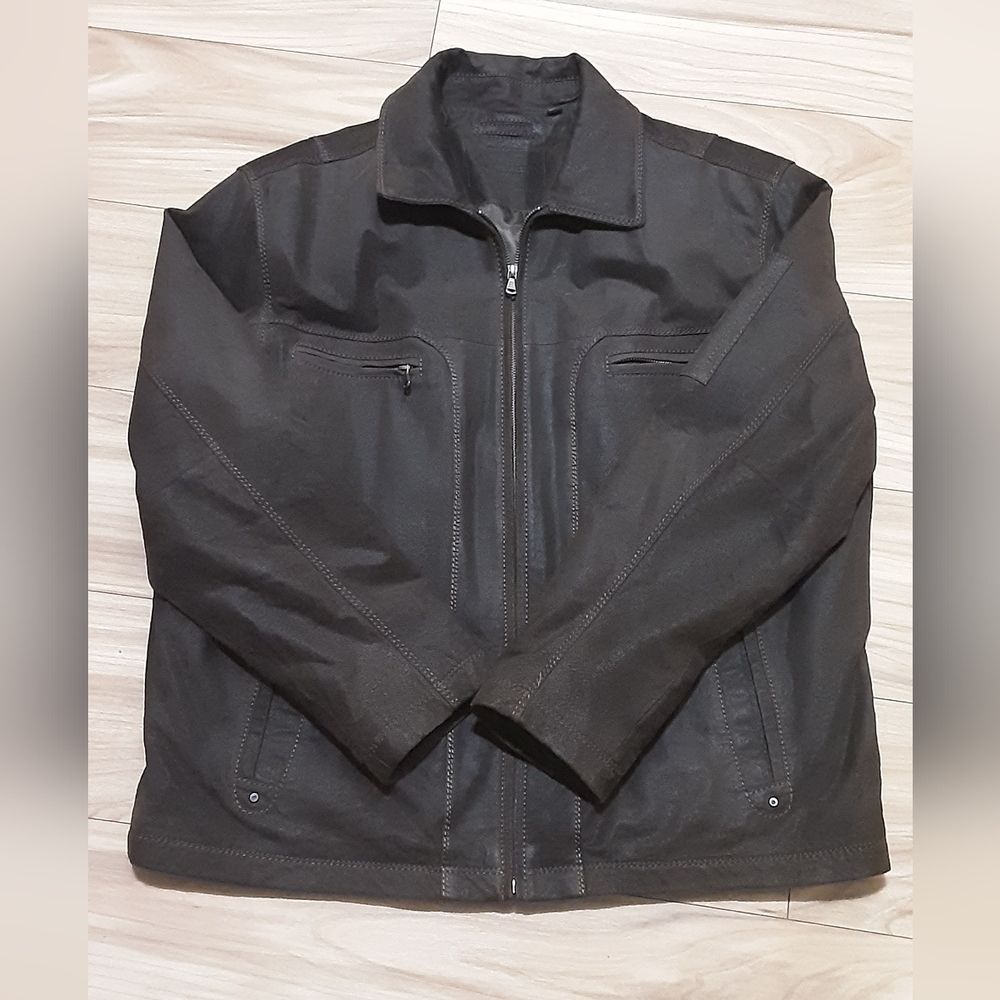 Roundtree & Yorke Men's Brown 100% Genuine Leather Front Zip Jacket.